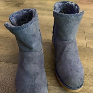UGG boot short